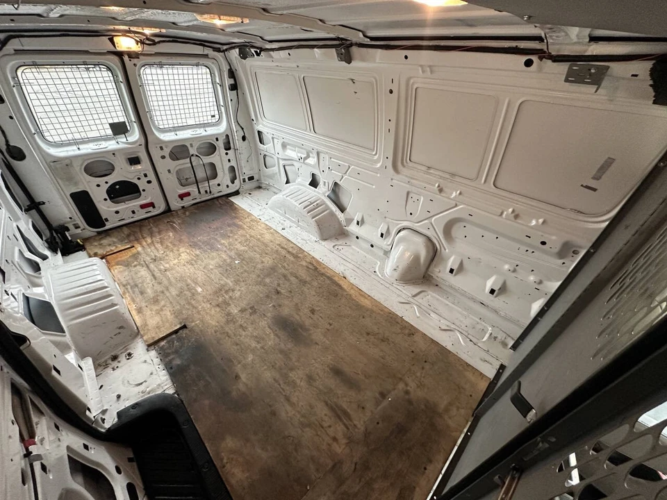 2011 Ford Econoline Van - Image 15 of 21