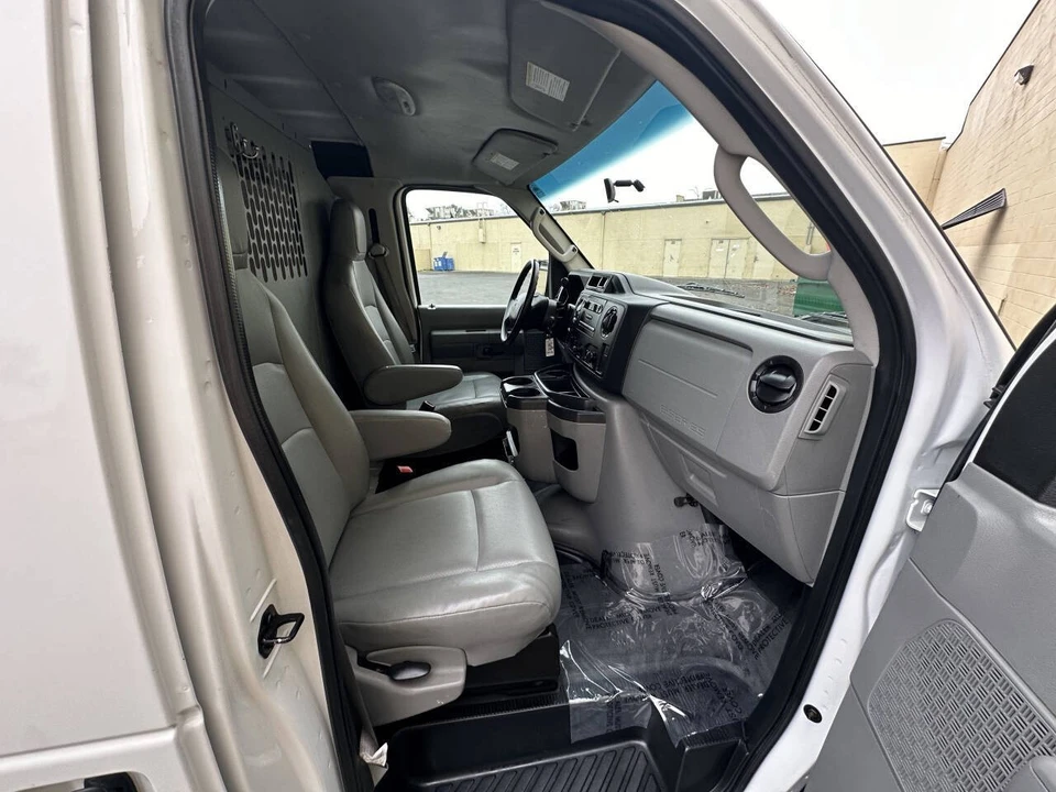 2011 Ford Econoline Van - Image 14 of 21