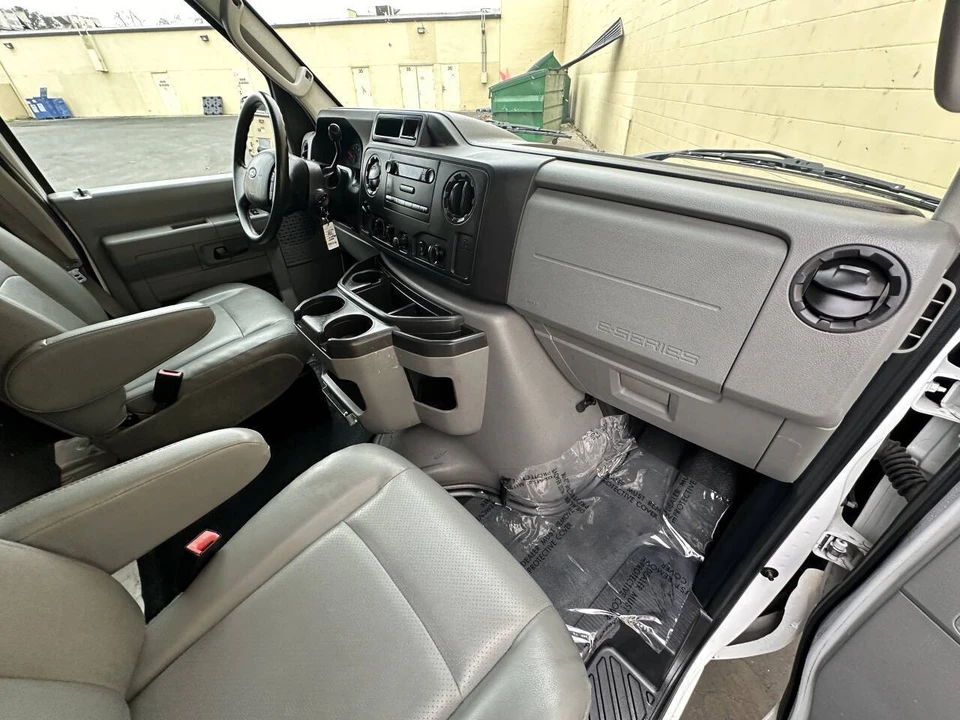 2011 Ford Econoline Van - Image 13 of 21
