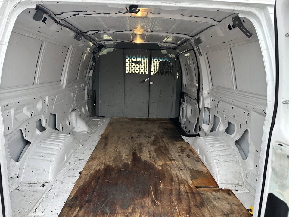 2011 Ford Econoline Van - Image 17 of 21