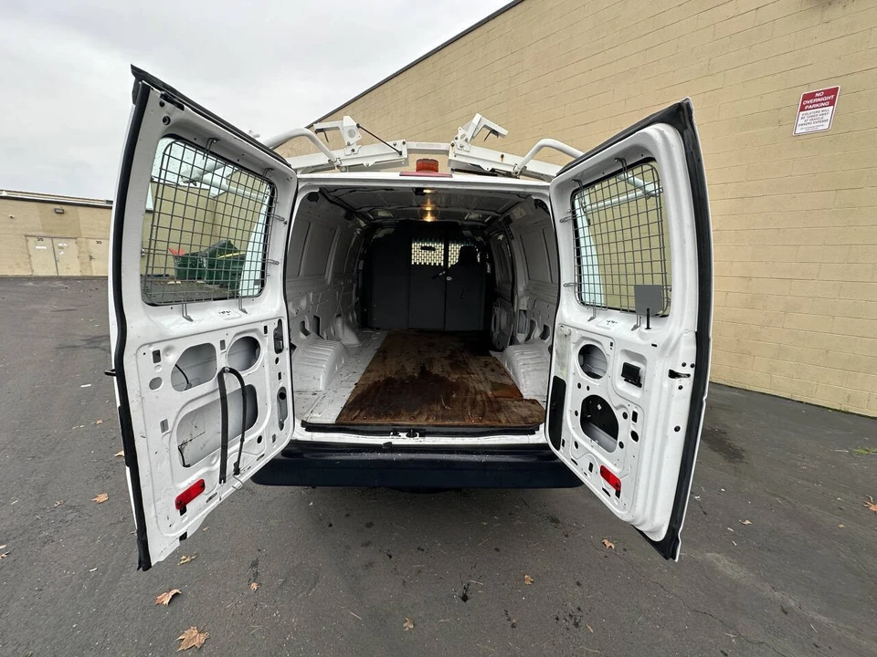 2011 Ford Econoline Van - Image 16 of 21