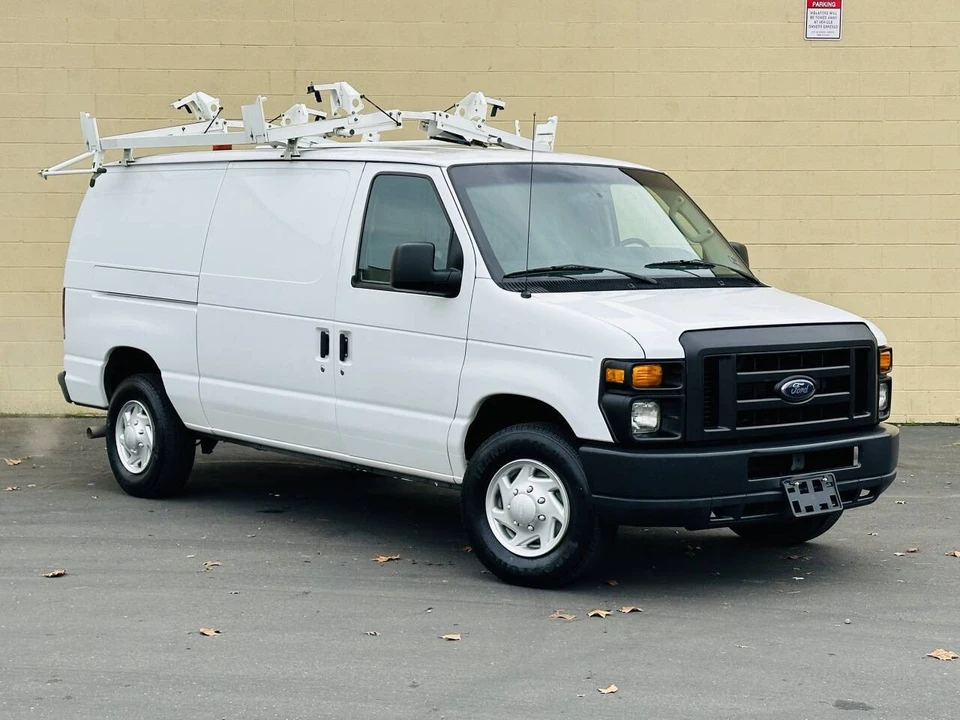 2011 Ford Econoline Van - Image 2 of 21