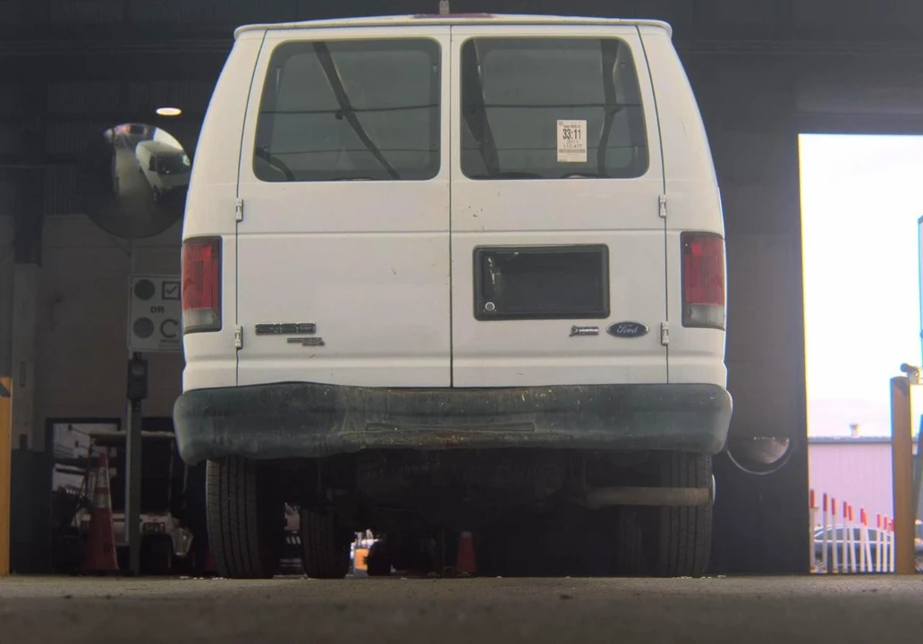 2011 Ford Econoline Van - Image 7 of 9