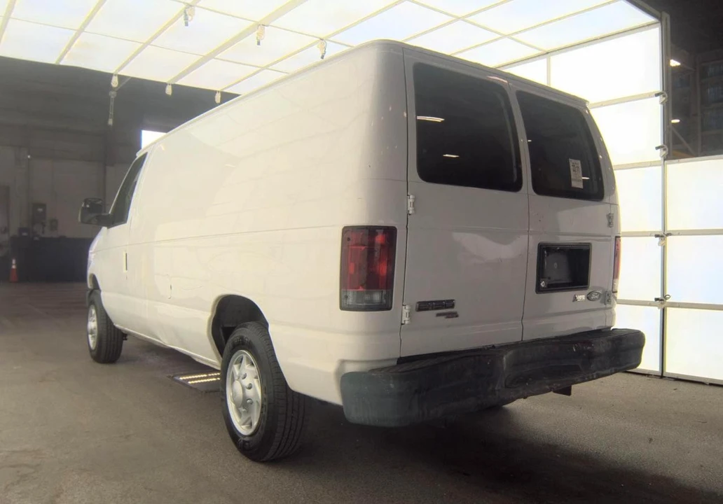 2011 Ford Econoline Van - Image 8 of 9