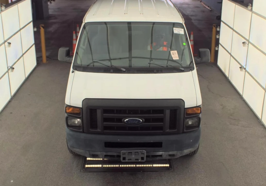 2011 Ford Econoline Van - Image 2 of 9