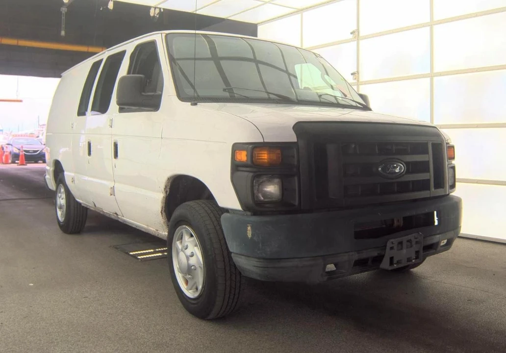2011 Ford Econoline Van - Image 4 of 9