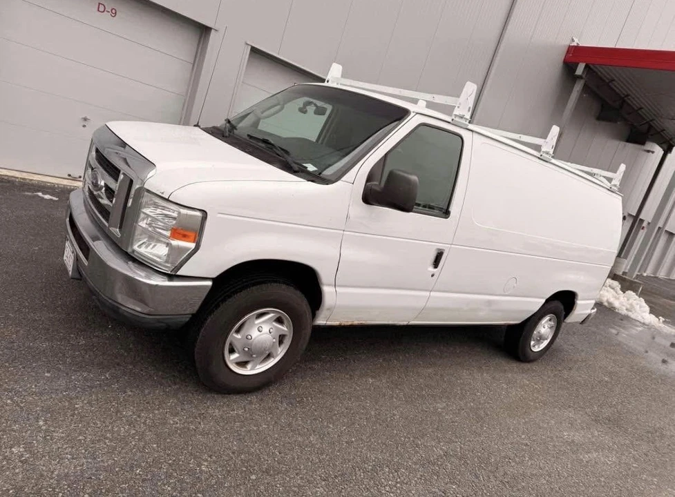 2011 Ford Econoline Van - Image 8 of 18