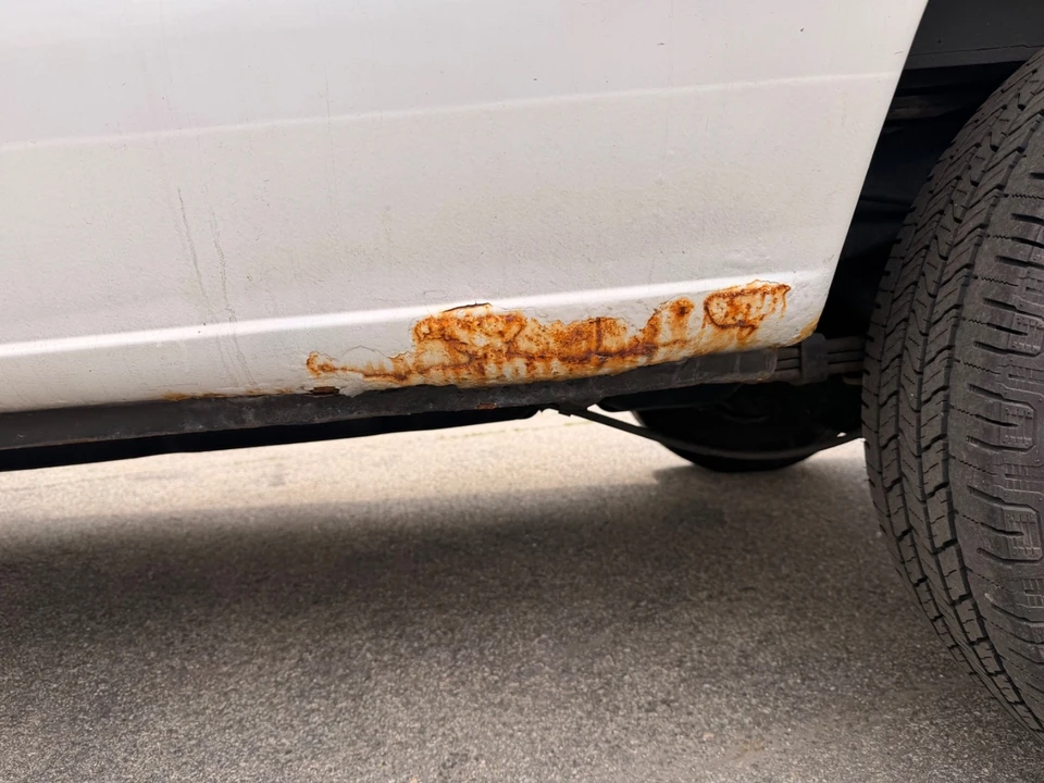 2011 Ford Econoline Van - Image 16 of 18