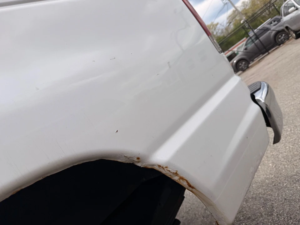 2011 Ford Econoline Van - Image 15 of 18