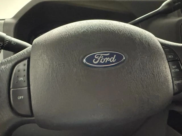 2011 Ford Econoline Van - Image 26 of 31