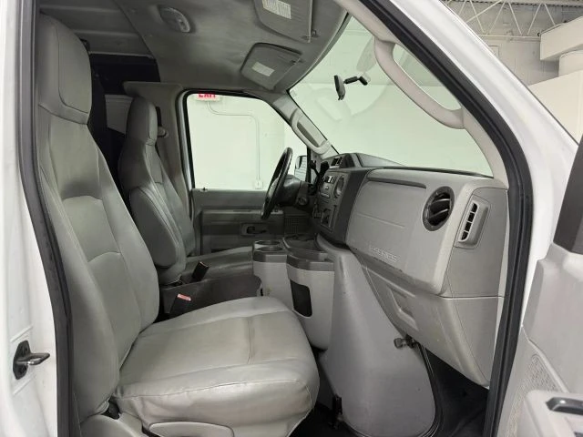 2011 Ford Econoline Van - Image 11 of 31