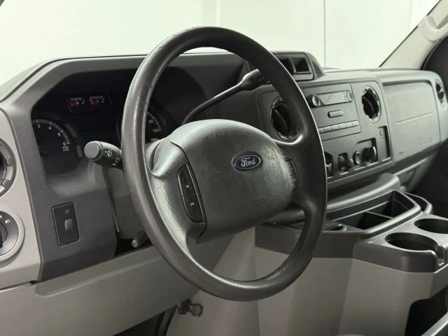 2011 Ford Econoline Van - Image 23 of 31