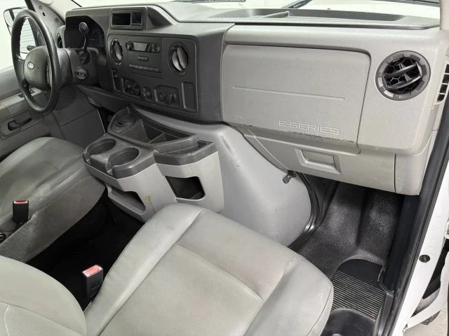 2011 Ford Econoline Van - Image 9 of 31