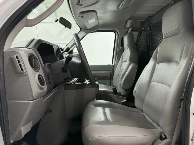 2011 Ford Econoline Van - Image 10 of 31