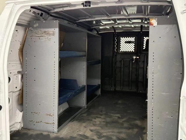 2011 Ford Econoline Van - Image 28 of 31