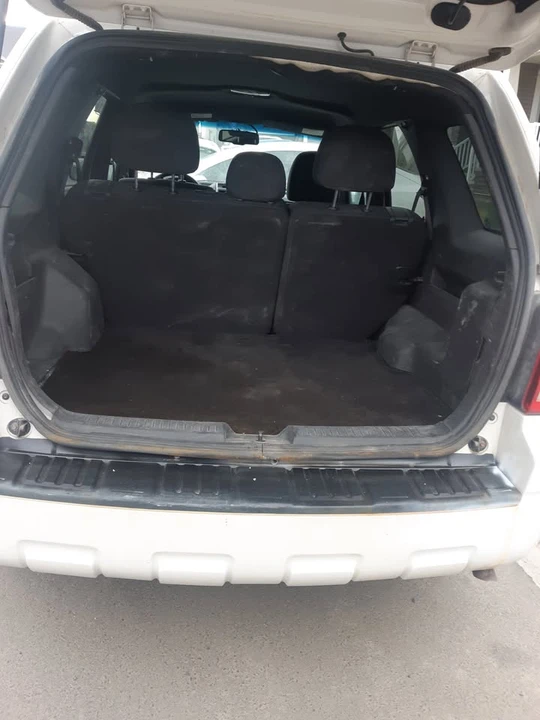 2011 Ford Escape - Image 6 of 9