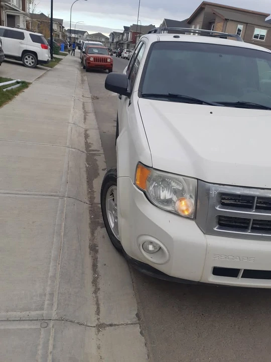 2011 Ford Escape - Image 2 of 9