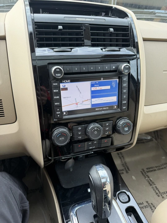 2011 Ford Escape - Image 16 of 18