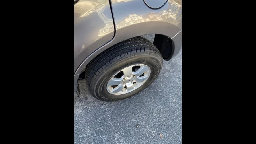 2011 Ford Escape - Image 2 of 8