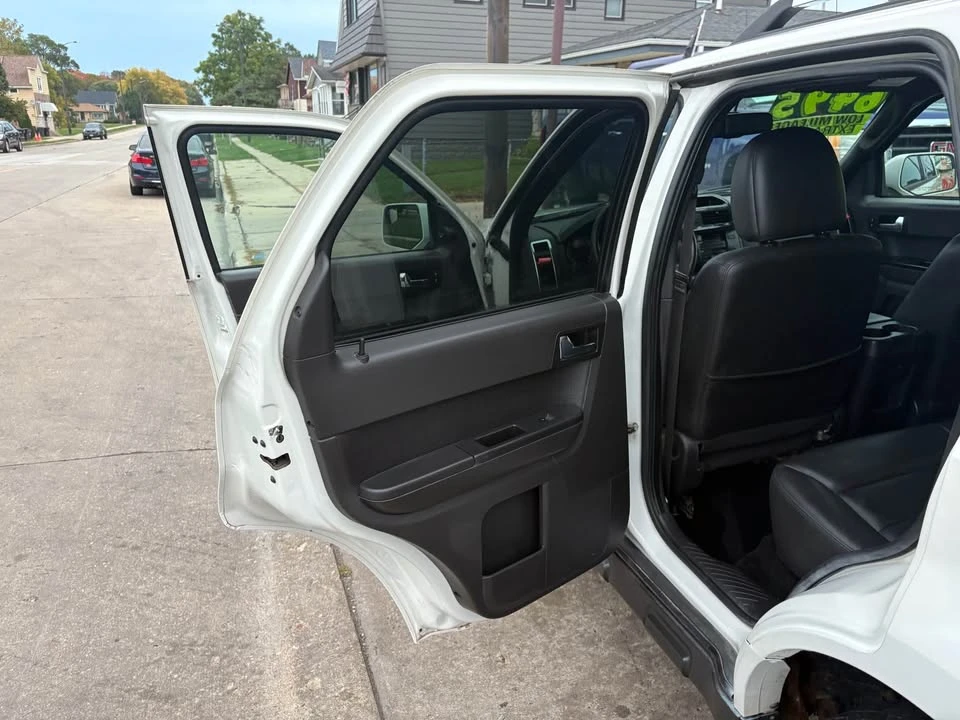 2011 Ford Escape - Image 12 of 20