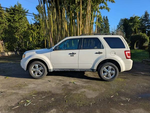 2011 Ford Escape - Image 2 of 5
