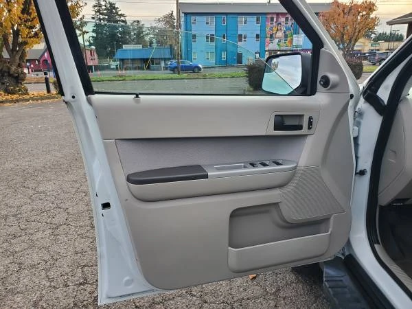 2011 Ford Escape - Image 11 of 21