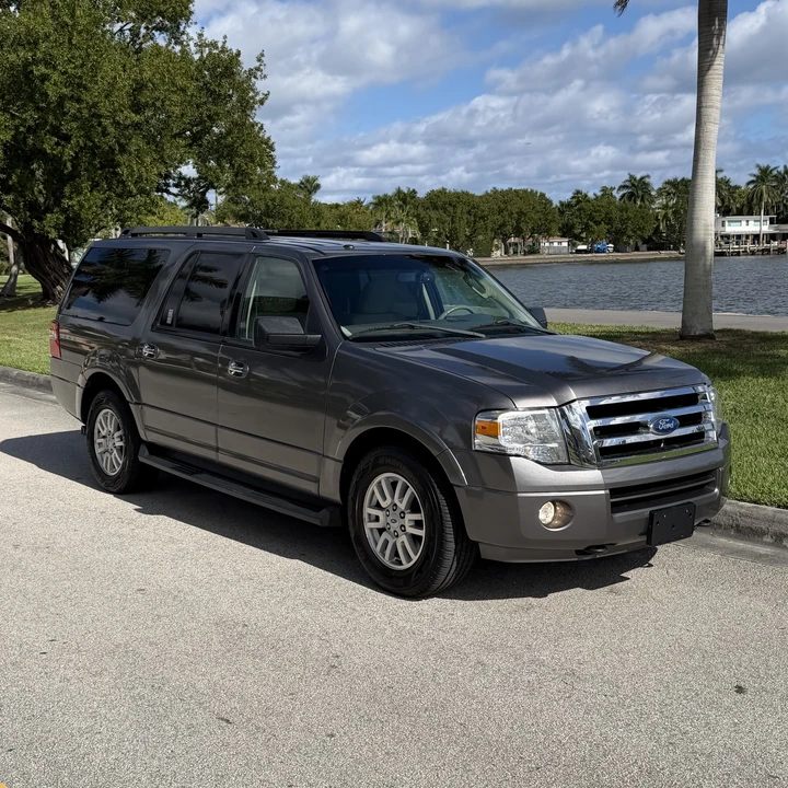 2011 Ford Expedition 3rd Gen - Image 2 of 12