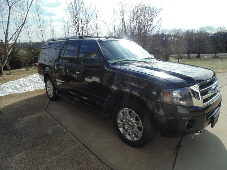 2011 Ford Expedition 3rd Gen - Image 3 of 23