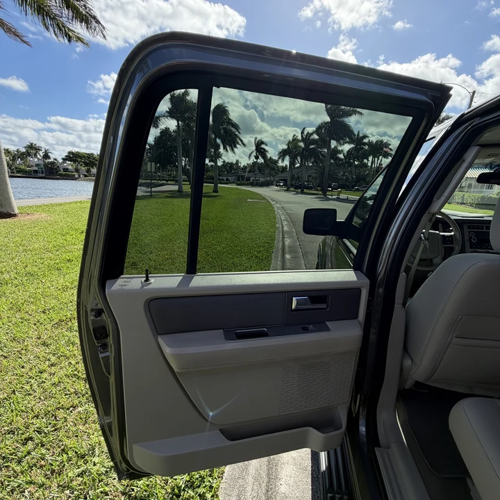 2011 Ford Expedition 3rd Gen - Image 14 of 21