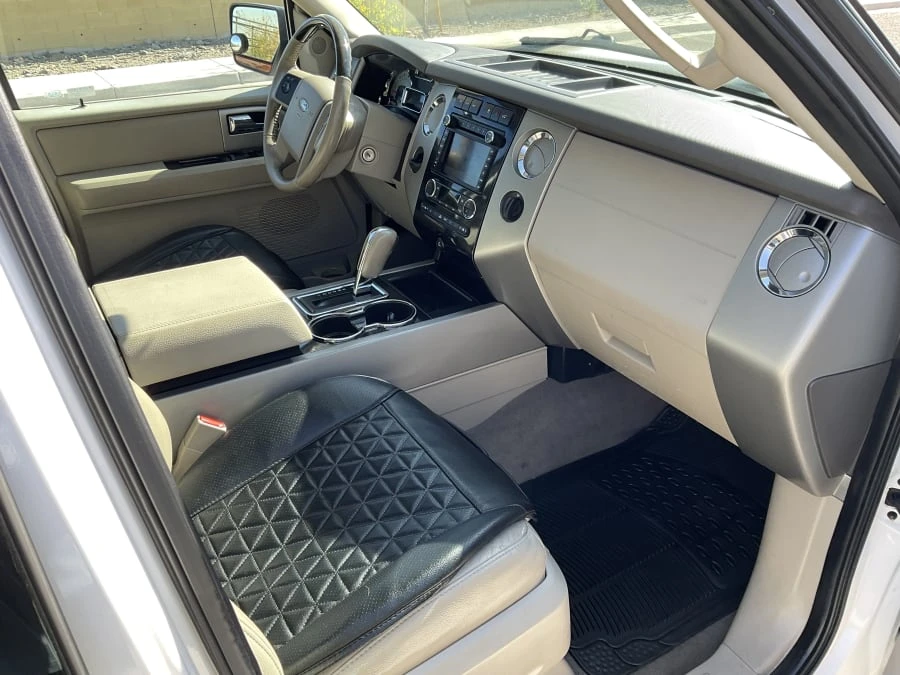 2011 Ford Expedition 3rd Gen - Image 5 of 9