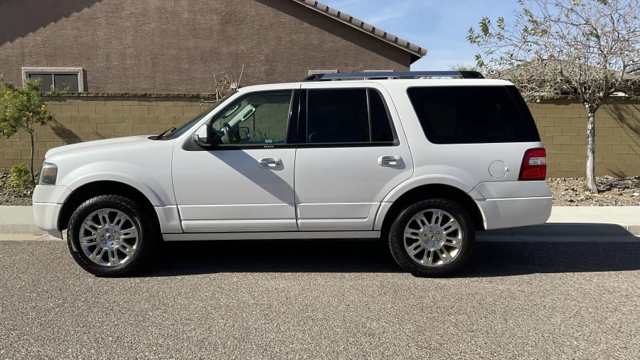 2011 Ford Expedition 3rd Gen - Image 2 of 9