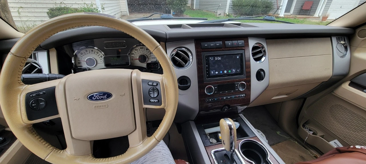 2011 Ford Expedition 3rd Gen - Image 8 of 9