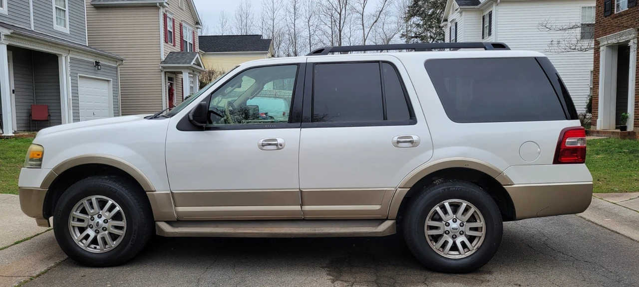 2011 Ford Expedition 3rd Gen - Image 3 of 9