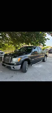 2011 Ford F-150 SVT Lightning Pickup 2D 6 1/2 ft