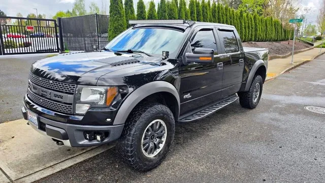 2011 Ford F-150 SVT Raptor 4dr SuperCrew Styleside 5.5 ft. SB