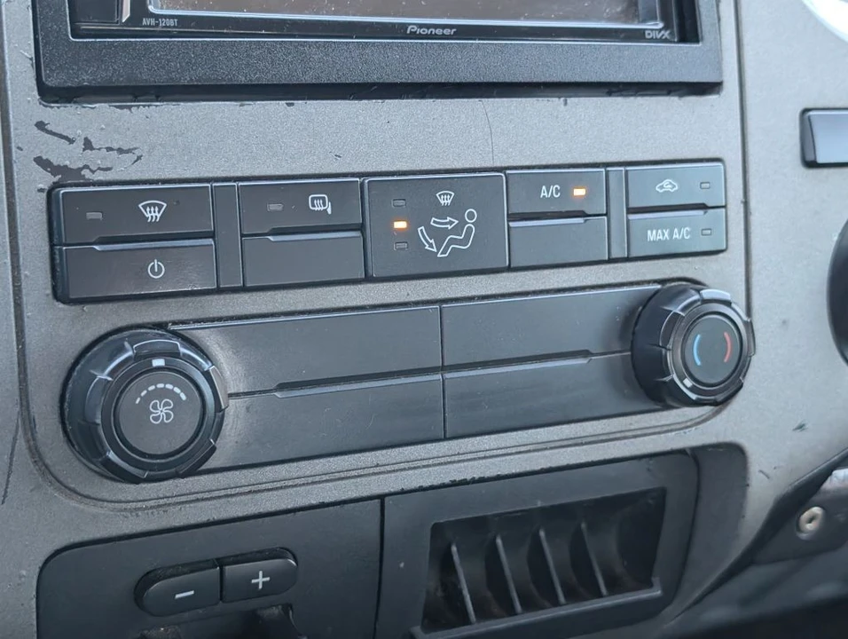 2011 Ford Super Duty 3rd Gen - Image 18 of 21