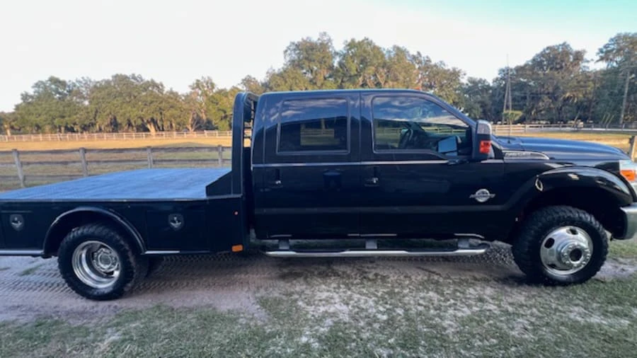 2011 Ford Super Duty 3rd Gen - Image 2 of 11