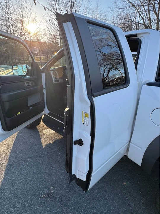 2011 Ford - Image 16 of 20