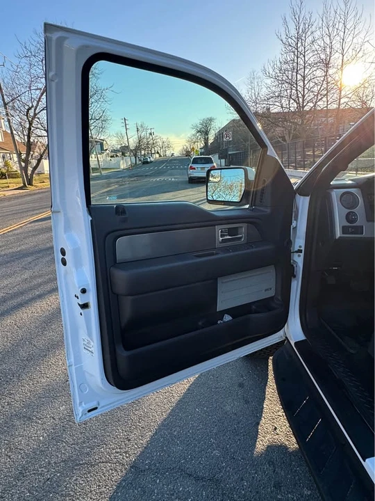 2011 Ford - Image 7 of 20
