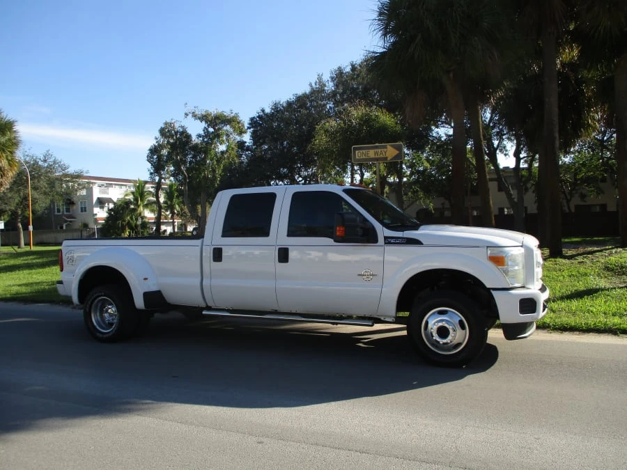 2011 Ford Super Duty 3rd Gen - Image 2 of 6