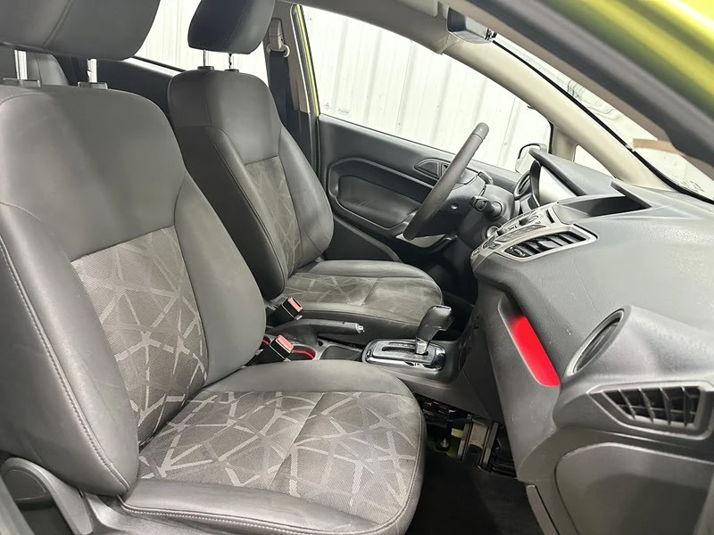 2011 Ford Fiesta - Image 17 of 21