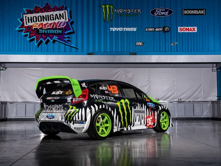 2011 Ford Fiesta - Image 12 of 31