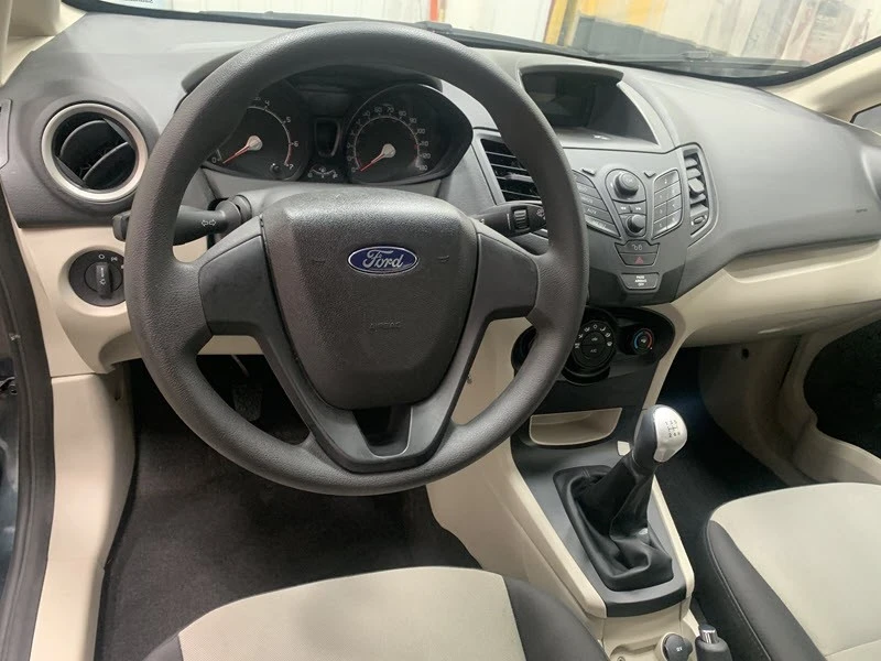 2011 Ford Fiesta - Image 8 of 12