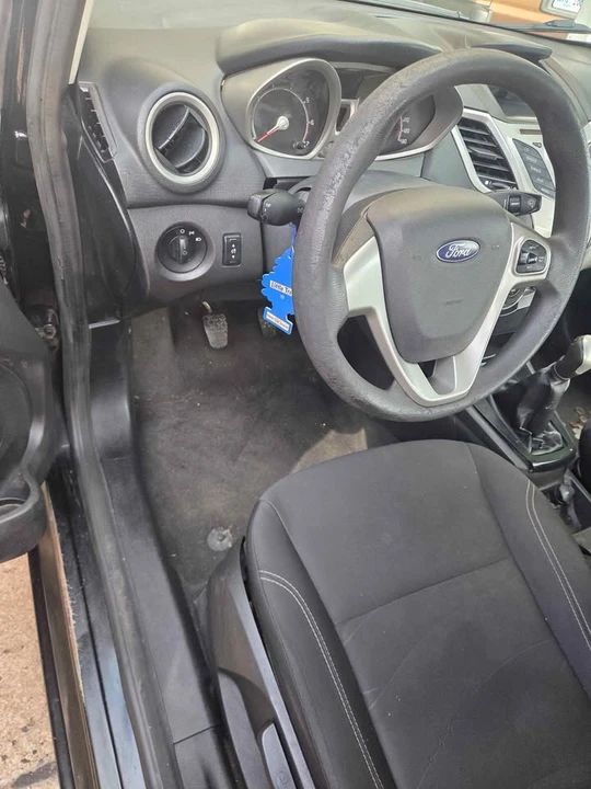 2011 Ford Fiesta - Image 6 of 8