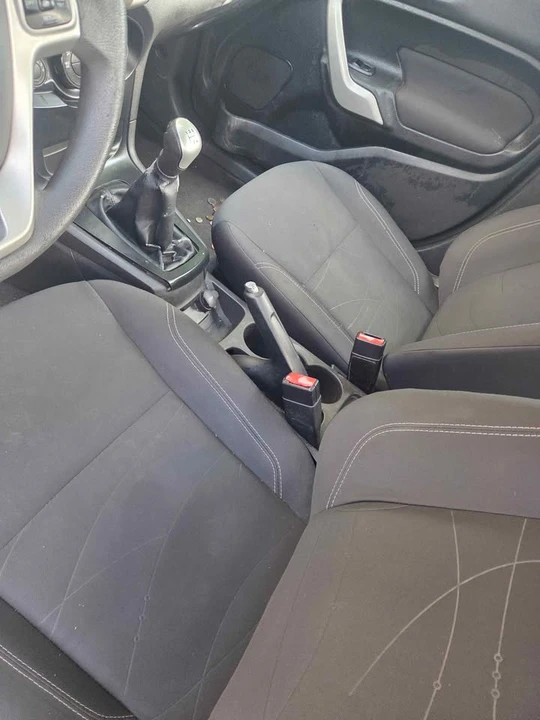 2011 Ford Fiesta - Image 5 of 8