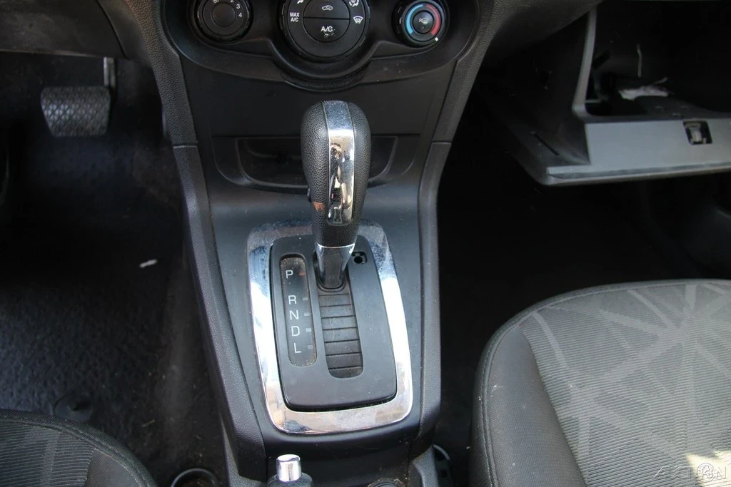 2011 Ford Fiesta - Image 16 of 21