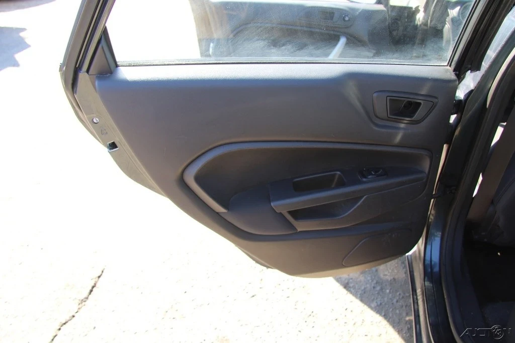 2011 Ford Fiesta - Image 17 of 21