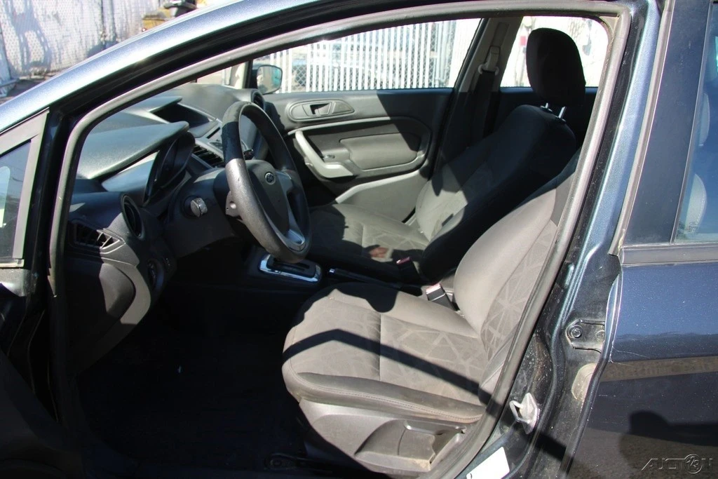 2011 Ford Fiesta - Image 11 of 21