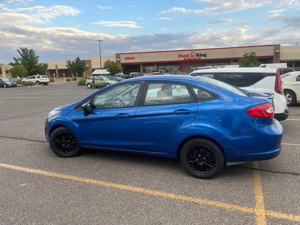2011 Ford Fiesta - Image 3 of 5