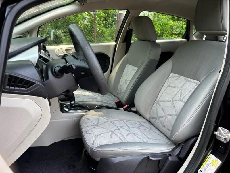 2011 Ford Fiesta - Image 12 of 12